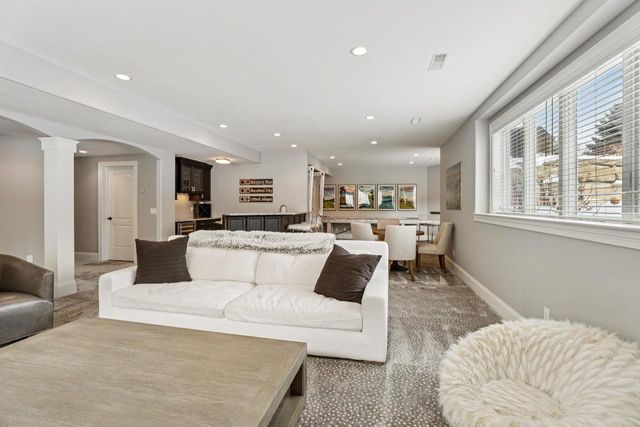 805 Blue Aster Trail, Middleton, WI 53562