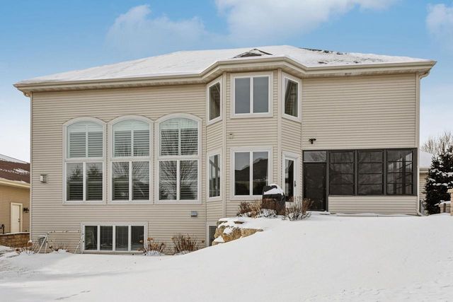 805 Blue Aster Trail, Middleton, WI 53562