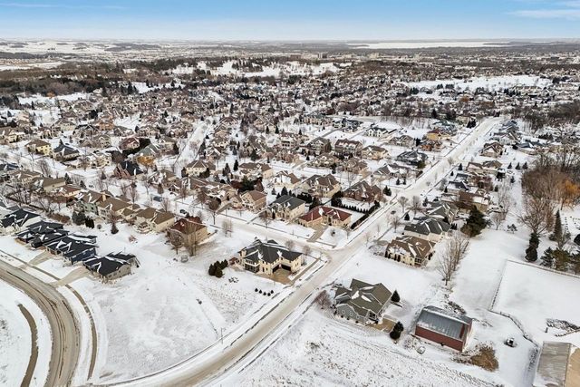 805 Blue Aster Trail, Middleton, WI 53562