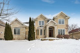 805 Blue Aster Trail, Middleton, WI 53562