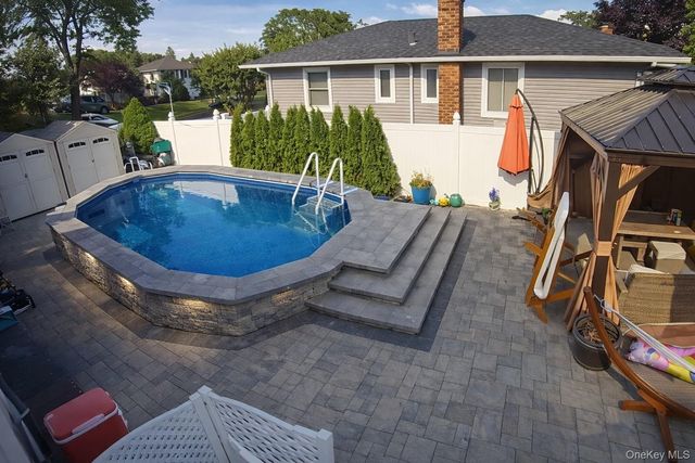 3938 Arthur Avenue N, Seaford, NY 11783