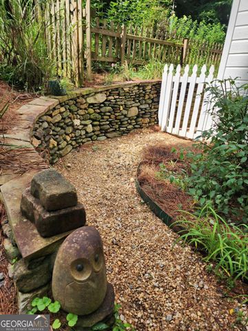 654 Low Gap Road, Lakemont, GA 30552