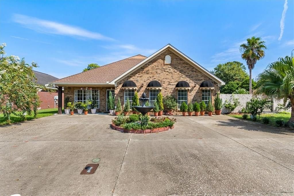 7876 Park Place Drive S, Mobile, AL 36608 — exterior