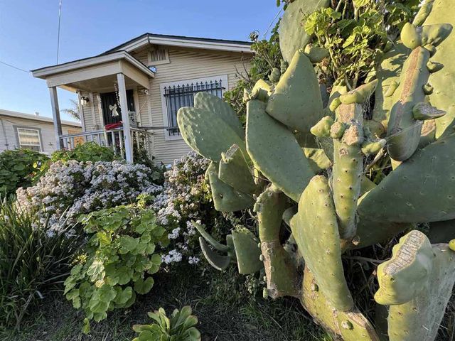 1823 Church St, Oakland, CA 94621