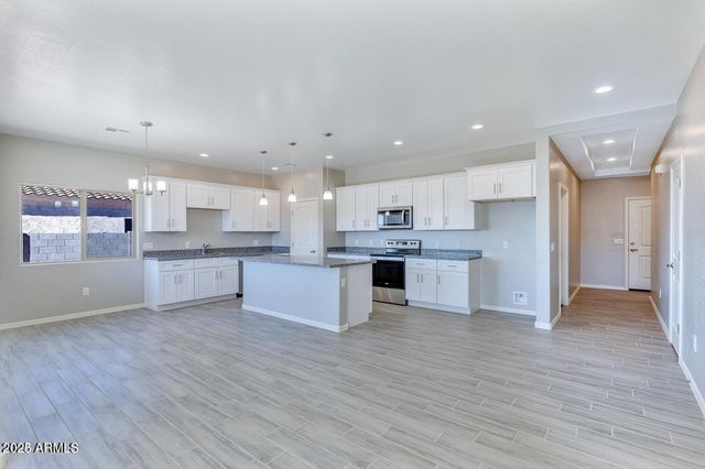 3715 N MATEO Drive, Eloy, AZ 85131