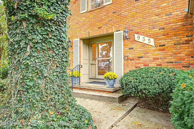 935 Walbridge Drive, East Lansing, MI 48823