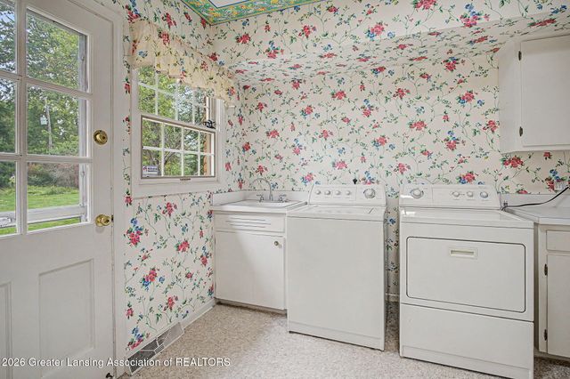 935 Walbridge Drive, East Lansing, MI 48823