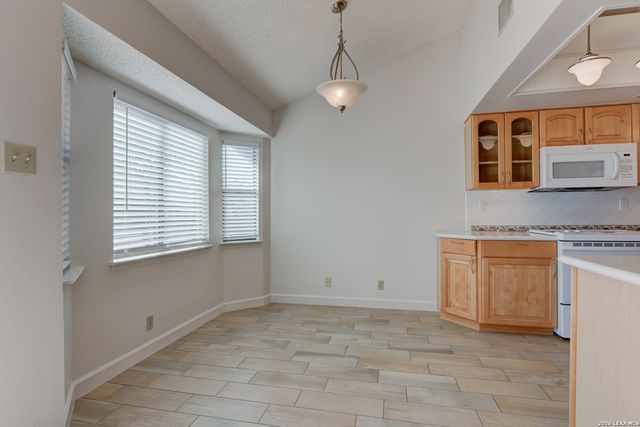 6638 Country Field, San Antonio, TX 78240