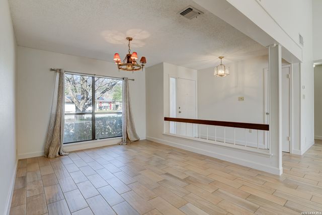 6638 Country Field, San Antonio, TX 78240