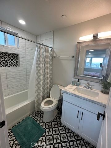 12254 Circula Panorama, Santa Ana, CA 92705