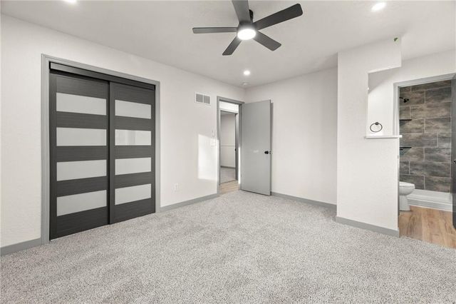 405 NE Grant Court, Lee's Summit, MO 64064