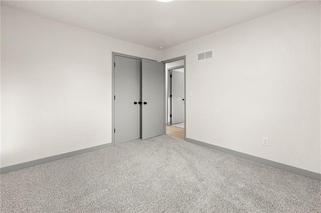 405 NE Grant Court, Lee's Summit, MO 64064