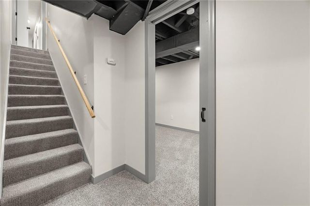 405 NE Grant Court, Lee's Summit, MO 64064