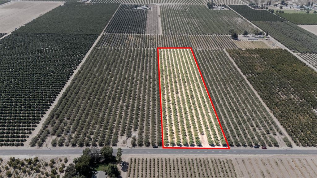Image 1 of property listing at 0 Road 68, Dinuba, CA 93618