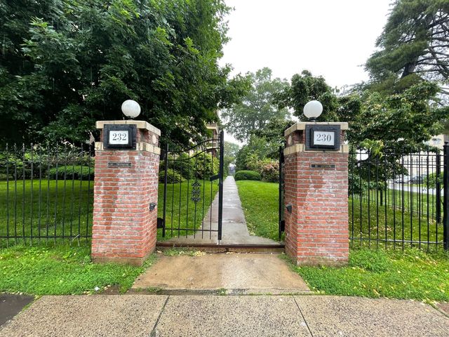 230 Farmington Avenue APT F4, Hartford, CT 06105