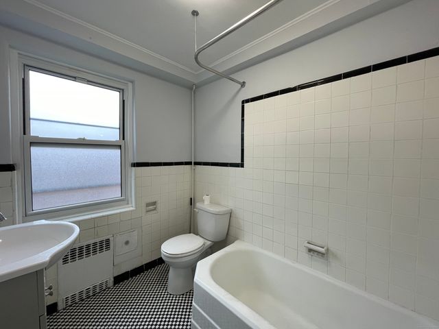 230 Farmington Avenue APT F4, Hartford, CT 06105