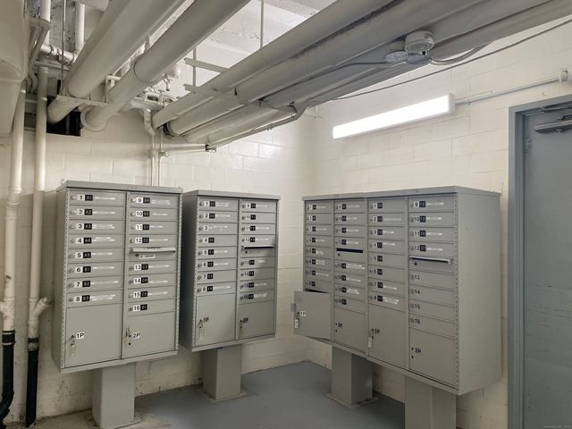 230 Farmington Avenue APT F4, Hartford, CT 06105