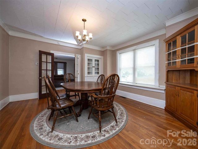 103 E King Street, East Flat Rock, NC 28726