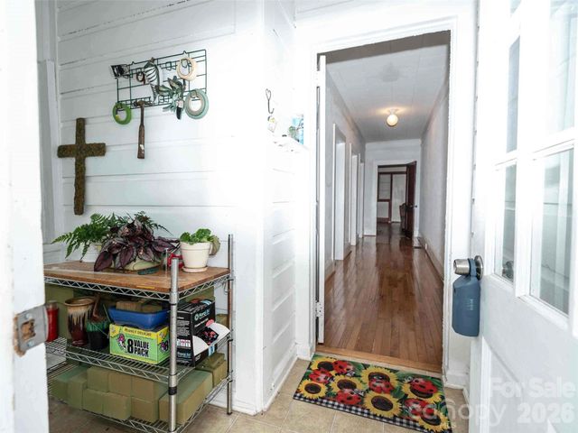 103 E King Street, East Flat Rock, NC 28726