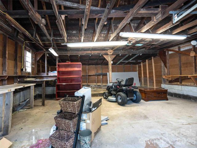 103 E King Street, East Flat Rock, NC 28726