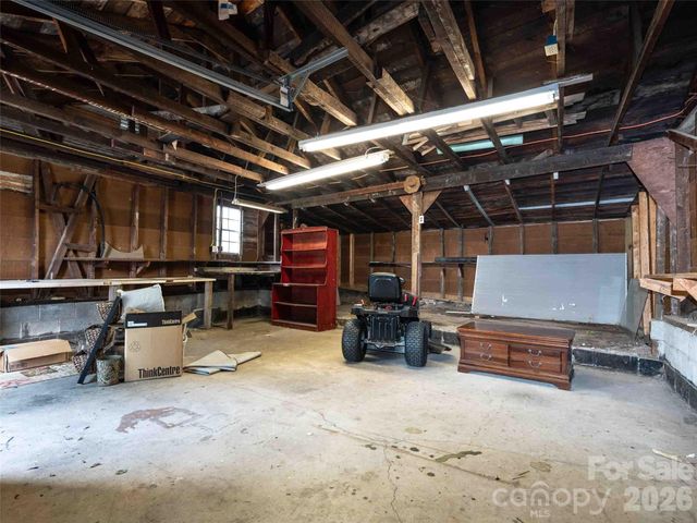 103 E King Street, East Flat Rock, NC 28726