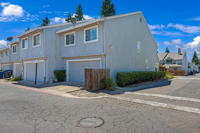 7651 Roberta Ln, Antelope, CA 95843