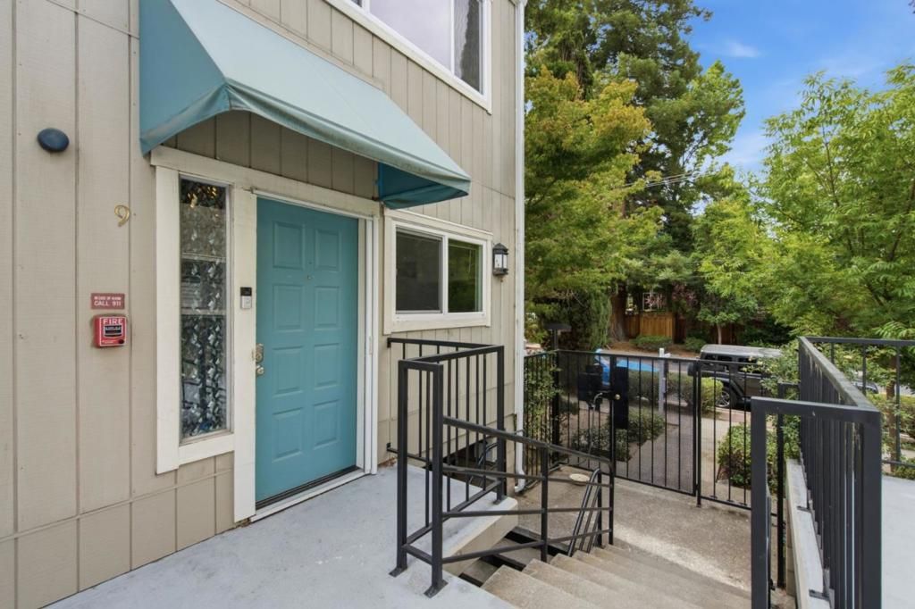 Image 1 of property listing at 165 E O'Keefe Street 9, Menlo Park, CA 94025