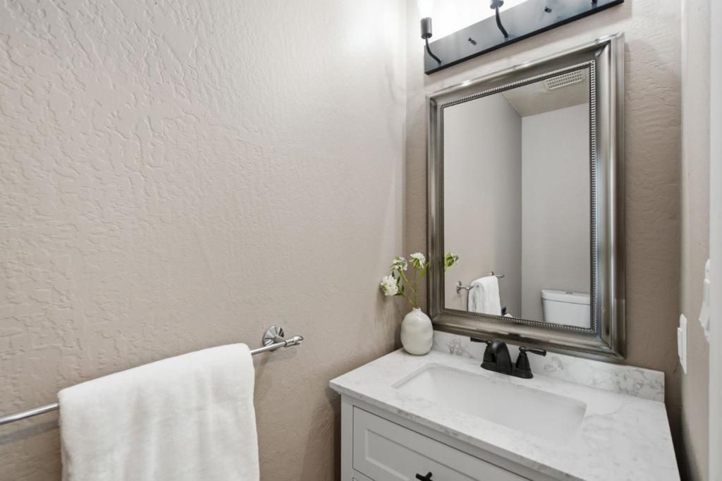 Image 15 of property listing at 165 E O'Keefe Street 9, Menlo Park, CA 94025