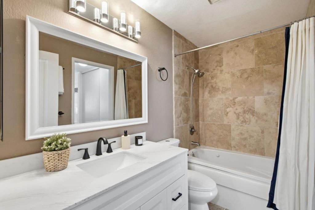 Image 20 of property listing at 165 E O'Keefe Street 9, Menlo Park, CA 94025