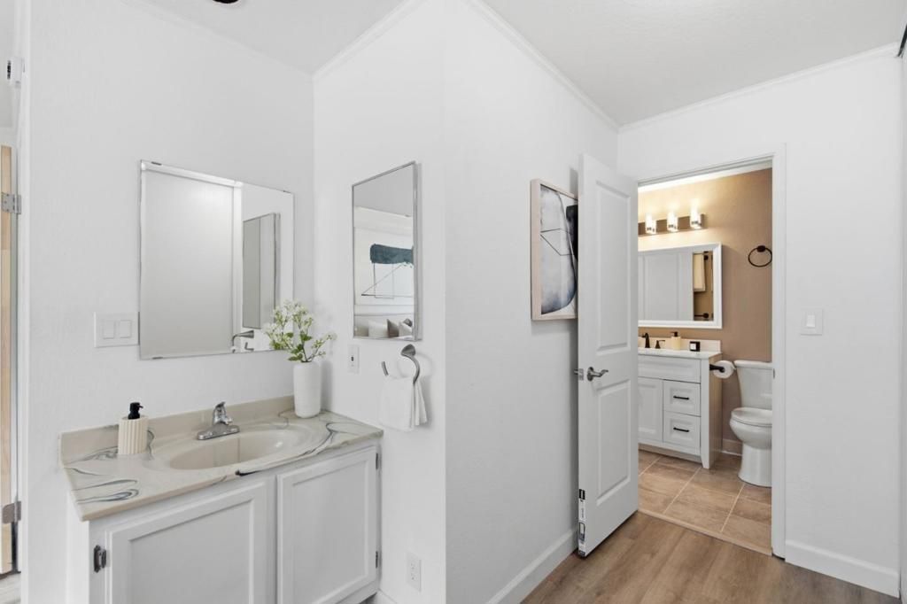 Image 22 of property listing at 165 E O'Keefe Street 9, Menlo Park, CA 94025