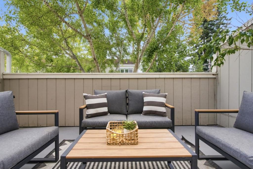 Image 26 of property listing at 165 E O'Keefe Street 9, Menlo Park, CA 94025