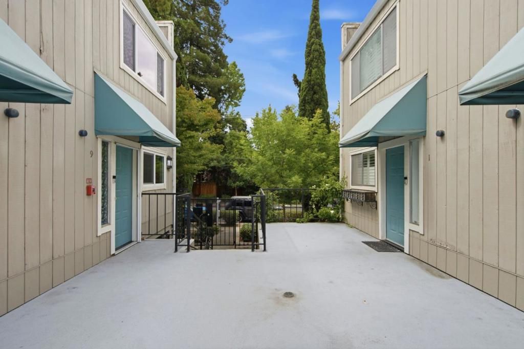 Image 30 of property listing at 165 E O'Keefe Street 9, Menlo Park, CA 94025