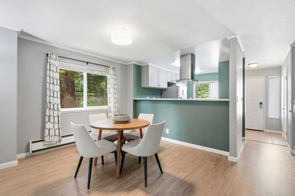 Image 9 of property listing at 165 E O'Keefe Street 9, Menlo Park, CA 94025