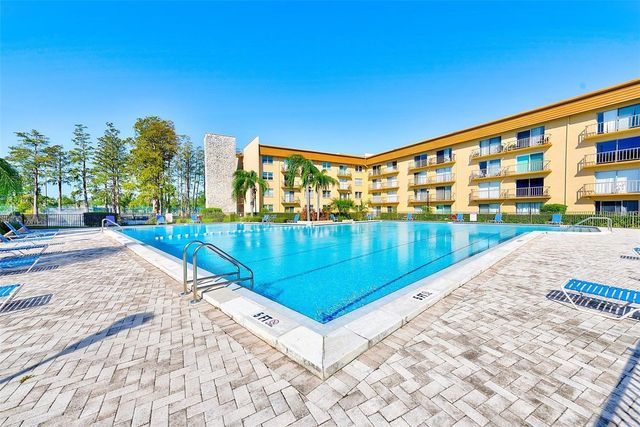 5820 N CHURCH AVENUE 105, Tampa, FL 33614