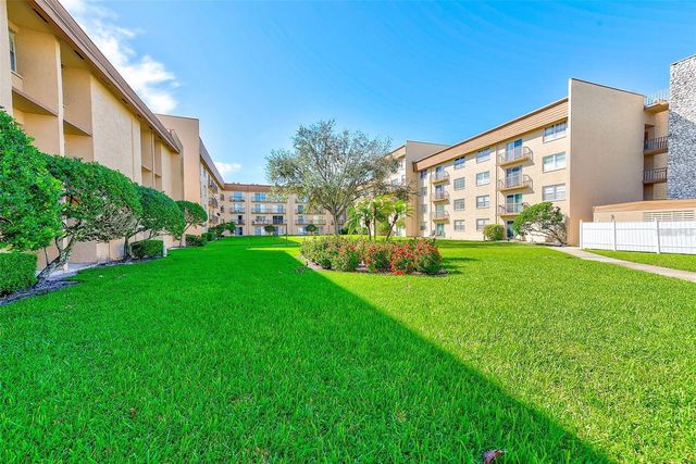 5820 N CHURCH AVENUE 105, Tampa, FL 33614