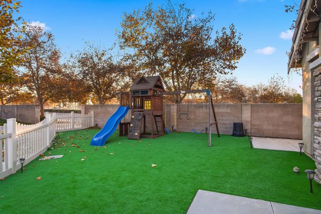 1423 Andleman Ct, Turlock, CA 95382