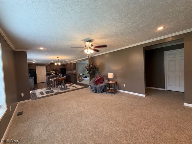 39 Mill View Drive, Parkersburg, WV 26104