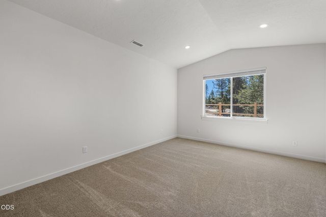 16659 Neil Court 11, La Pine, OR 97739