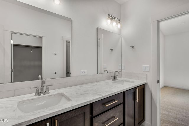 16659 Neil Court 11, La Pine, OR 97739