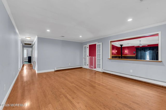 496 Apple Valley Drive, Belford, NJ 07718