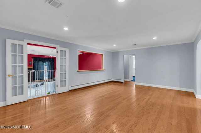 496 Apple Valley Drive, Belford, NJ 07718