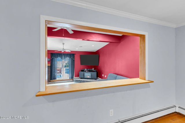 496 Apple Valley Drive, Belford, NJ 07718