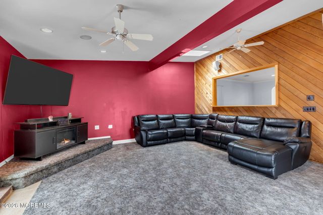 496 Apple Valley Drive, Belford, NJ 07718