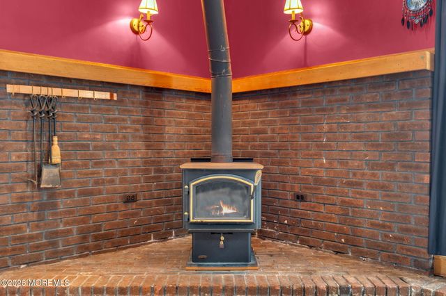 496 Apple Valley Drive, Belford, NJ 07718