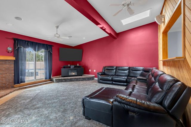 496 Apple Valley Drive, Belford, NJ 07718