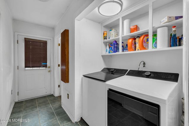 496 Apple Valley Drive, Belford, NJ 07718