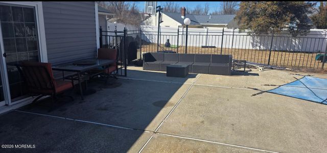 496 Apple Valley Drive, Belford, NJ 07718