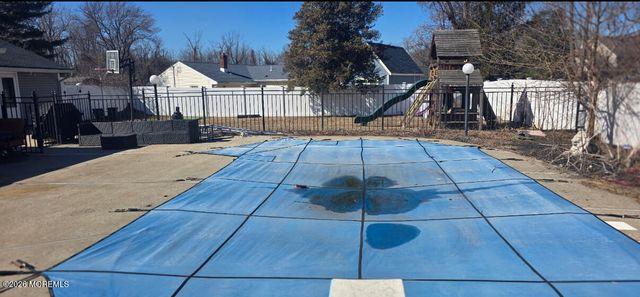 496 Apple Valley Drive, Belford, NJ 07718