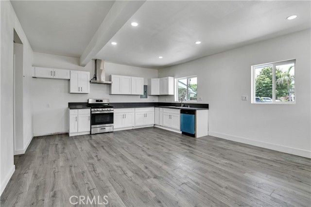 2550 W Rowland Avenue, Anaheim, CA 92804