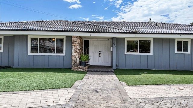 2550 W Rowland Avenue, Anaheim, CA 92804